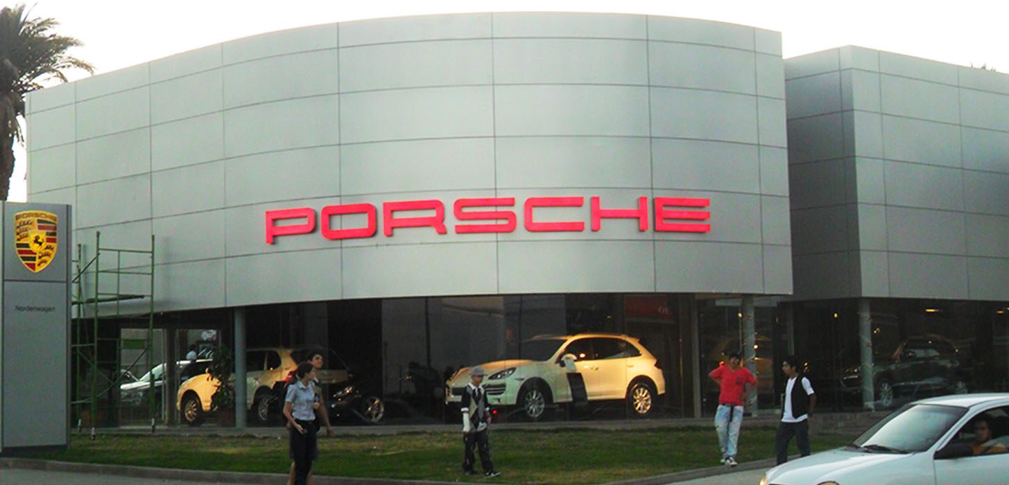 Grana-Porsche-01
